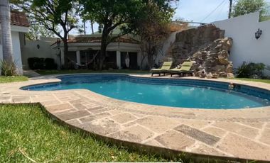 Increíble Casa en Veredalta de 2,342 m2 de Terreno.