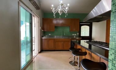 Increíble Casa en Veredalta de 2,342 m2 de Terreno.