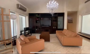 Increíble Casa en Veredalta de 2,342 m2 de Terreno.