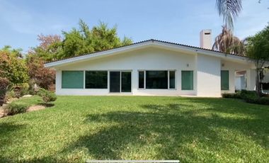 Increíble Casa en Veredalta de 2,342 m2 de Terreno.