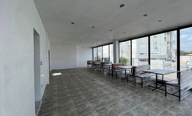Increíble Departamento con Local Comercial en Condominio San Nicolás