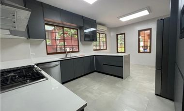 Alquiler de casa Ph camino de cruces remodelada con piscina