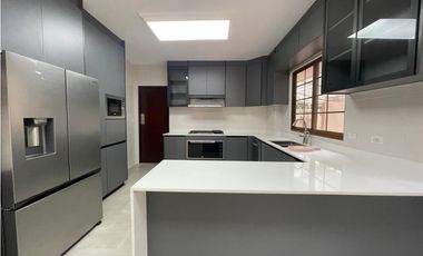 Alquiler de casa Ph camino de cruces remodelada con piscina