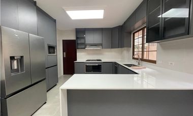 Alquiler de casa Ph camino de cruces remodelada con piscina