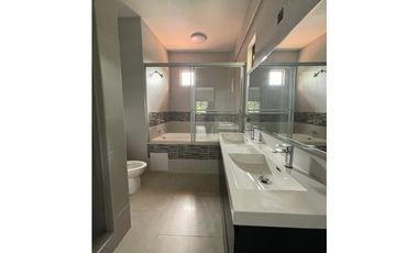 Alquiler de casa Ph camino de cruces remodelada con piscina