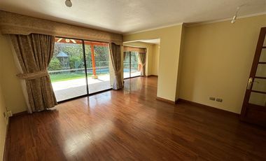 Casa en Arriendo en Excelente ubicación!! En Condominio!!
