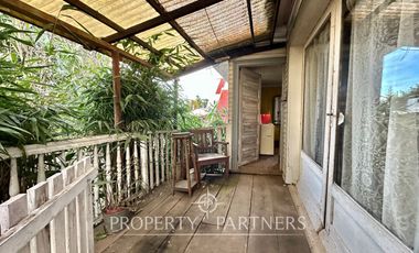 Linda casa antigua en sector comercial