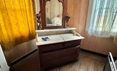 Linda casa antigua en sector comercial