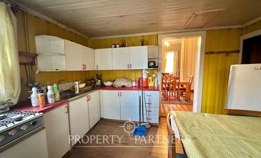 Linda casa antigua en sector comercial