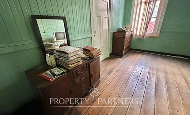 Linda casa antigua en sector comercial