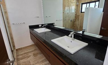 CASA EN VENTA EN RESIDENCIAL RIO CUMBRES CANCUN 4 RECAMARAS COLDWELL BANKER PUNTA SUR