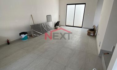CASA EN PREVENTA AL ORIENTE CON ACABADOS DE LUJO Y CERCANÍA A PRINCIPALES PLAZAS COMERCIALES