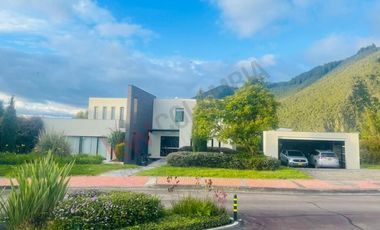 VENDO MAGNIFICA CASA EN LA CALERA