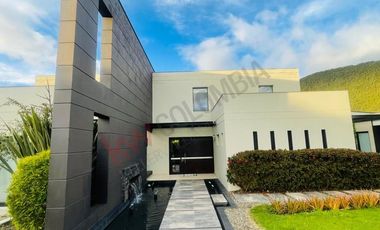 VENDO MAGNIFICA CASA EN LA CALERA