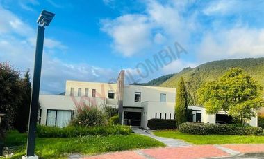 VENDO MAGNIFICA CASA EN LA CALERA