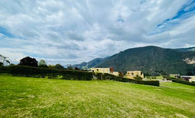 Vendo Lote De  2642m2 En Exclusivo Conjunto Cerrado - La Calera