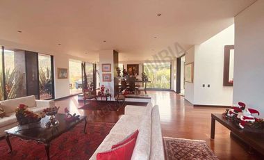 VENDO GRANDIOSA CASA EN LA CALERA