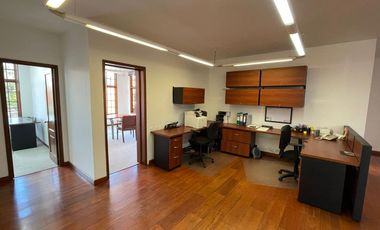 Excepcional Casa Colonial Ubicada En El Prestigioso Barrio De Quinta Camacho