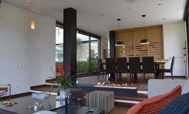 VENDO CASA LA CALERA DISEÑO ÚNICO