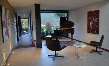VENDO CASA LA CALERA DISEÑO ÚNICO