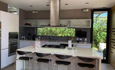 VENDO CASA LA CALERA DISEÑO ÚNICO
