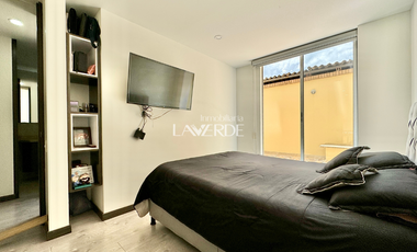 Venta - Apartamento De Dos Habitaciones En Primer Piso Con Terraza