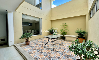 Venta - Apartamento De Dos Habitaciones En Primer Piso Con Terraza