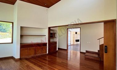 En Arriendo casa campestre en condominio, vereda la Balsa Chía Cundinamarca