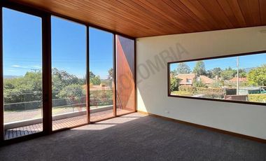 En Arriendo casa campestre en condominio, vereda la Balsa Chía Cundinamarca