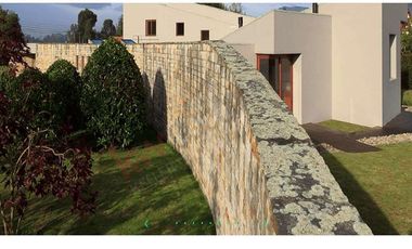 En Arriendo casa campestre en condominio, vereda la Balsa Chía Cundinamarca