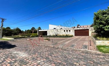 En Arriendo casa campestre en condominio, vereda la Balsa Chía Cundinamarca