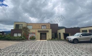 MAGNIFICA CASA EN LA CALERA CUNDINAMARCA