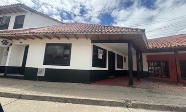 Venta Locales Comerciales Ubicados Cerca Del Parque Principal En La Calera