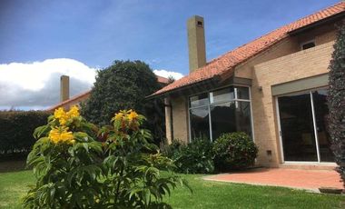 VENTA MACADAMIA EXCLUSIVO CONJUNTO EN LA CALERA