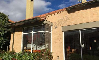VENTA MACADAMIA EXCLUSIVO CONJUNTO EN LA CALERA