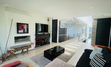 VENDO ESPECTACULAR CASA EN LA CALERA