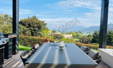 VENDO ESPECTACULAR CASA EN LA CALERA