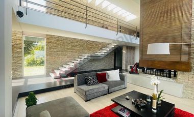 VENDO ESPECTACULAR CASA EN LA CALERA