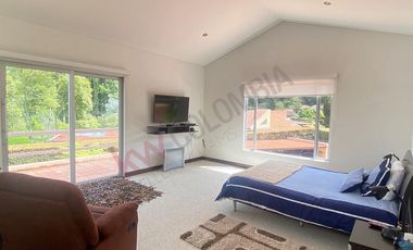 Renta Espectacular Casa Campestre Amoblada 356m2 en un solo nivel más altillo