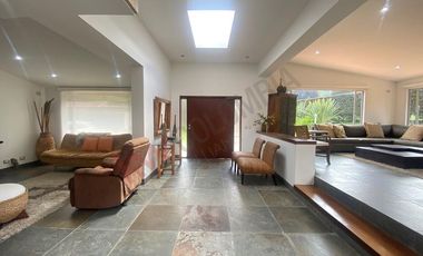 Renta Espectacular Casa Campestre Amoblada 356m2 en un solo nivel más altillo