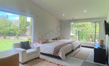 Renta Espectacular Casa Campestre Amoblada 356m2 en un solo nivel más altillo