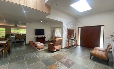 Renta Espectacular Casa Campestre Amoblada 356m2 en un solo nivel más altillo