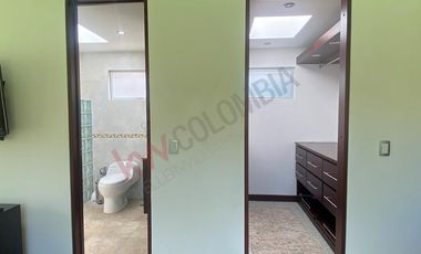 Renta Espectacular Casa Campestre Amoblada 356m2 en un solo nivel más altillo