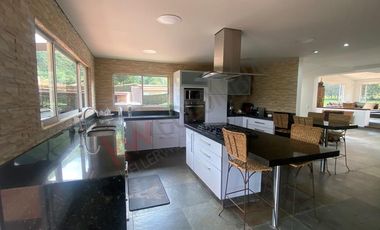Renta Espectacular Casa Campestre Amoblada 356m2 en un solo nivel más altillo