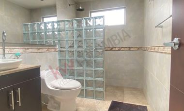 Renta Espectacular Casa Campestre Amoblada 356m2 en un solo nivel más altillo