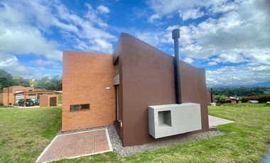 Arriendo - Casa Campestre Para Estrenar En Macadamia, La Calera