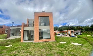 Arriendo - Casa Campestre Para Estrenar En Macadamia, La Calera