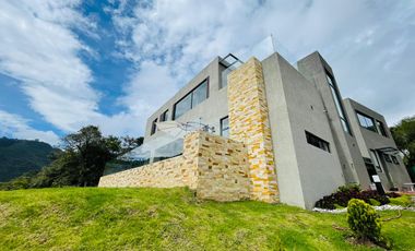 Vendo Casa En La Calera: Macadamia Del Rio