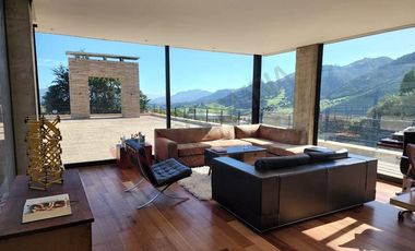 VENTA ESPECTACULAR CASA LA CALERA EN CONJUNTO CERRADO