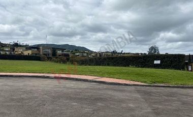 VENDO LOTE EN CLUB HOUSE- LA CALERA-5891